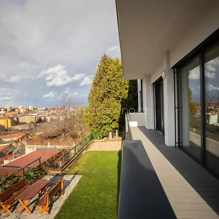 Airport Luxury & Apartman *