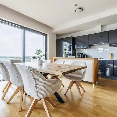 Airport Hotel - Prague Luxury Apartment With Spa And Pool