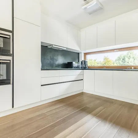 Apartman Airport Luxury & *