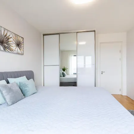Airport Luxury & Apartman
