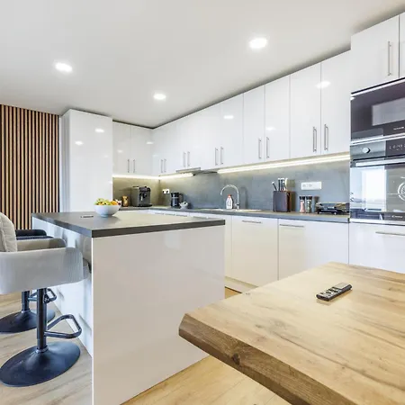 Airport Luxury & Apartment