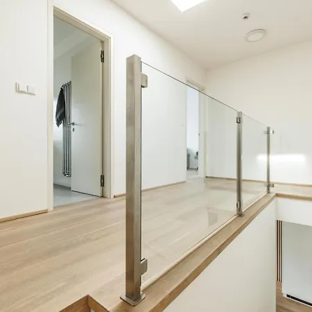 Apartman Airport Luxury & *