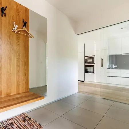 Airport Luxury & Apartman